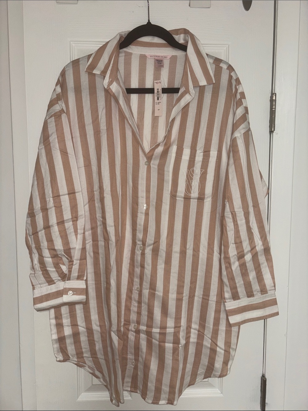 Casual Striped Button-Down Shirt in Beige and White